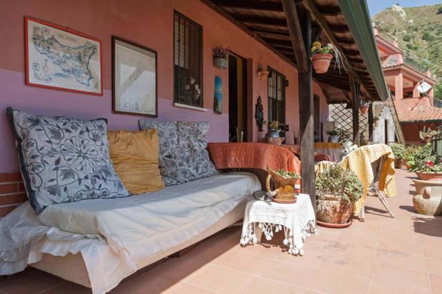 Carly & Dane Vacation House Taormina Bagian luar foto